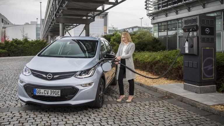 Opel: Το μηχανολογικό κέντρο του Russelsheim αποκτά πάνω από 160 σταθμούς φόρτισης για ηλεκτρικά αυτοκίνητα