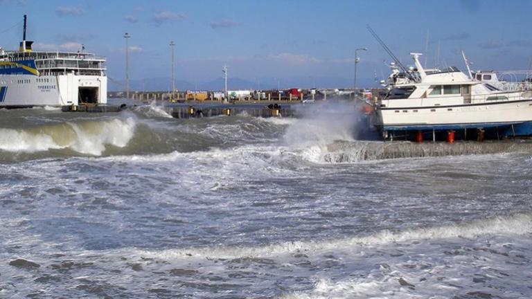 Προβλήματα στις ακτοπλοϊκές συγκοινωνίες λόγω των ισχυρών ανέμων