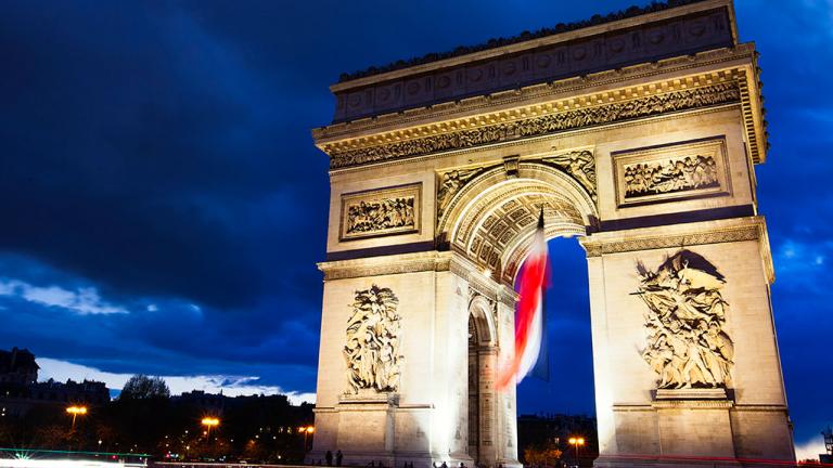 Γαλλία: Εγκρίθηκαν τα δύο αμφιλεγόμενα ν/σ για την καταπολέμηση των «fake news»