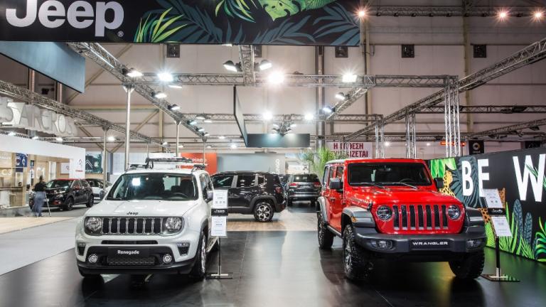 Το ανανεωμένο Jeep Renegade αλλά και το νέο Jeep Wrangler έχουν γίνει  πόλος έλξεως στην «Αυτοκίνηση 2018»