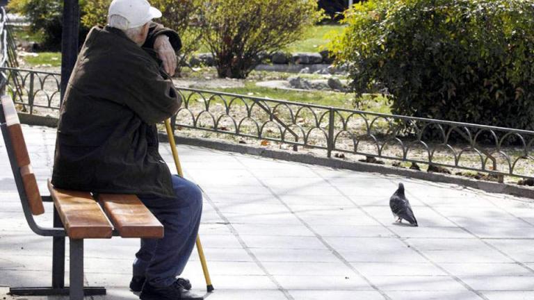 Νέες αιτήσεις για τη διακοπή της Εισφοράς Αλληλεγγύης Συνταξιούχων (ΕΑΣ) και την επιστροφή αναδρομικών 2 ετών που φτάνουν ως και 8.880 ευρώ θα πρέπει να υποβάλουν πάνω από 600.000 συνταξιούχοι 