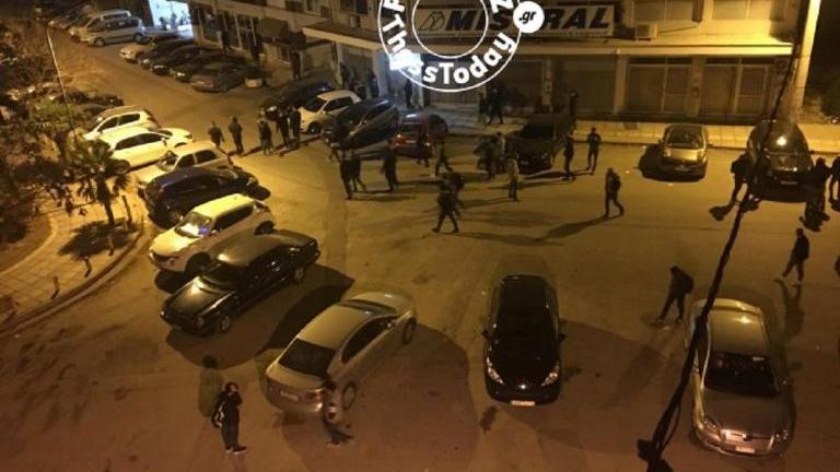 Συμπλοκές μεταξύ αλλοδαπών στη Θεσσαλονίκη – Ισχυρές αστυνομικές δυνάμεις στην περιοχή (ΒΙΝΤΕΟ)