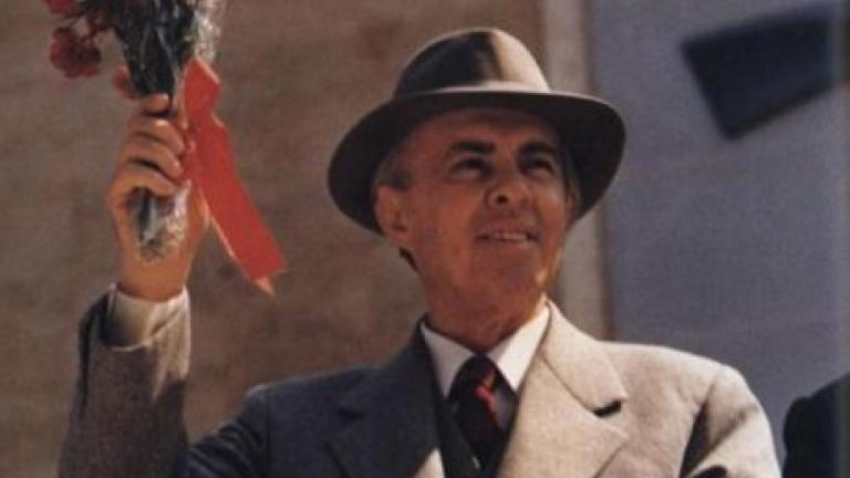 Σαν σήμερα 10 Νοεμβρίου 1945 ο Εμβέρ Χότζα καταλαμβάνει την εξουσία στην Αλβανία.