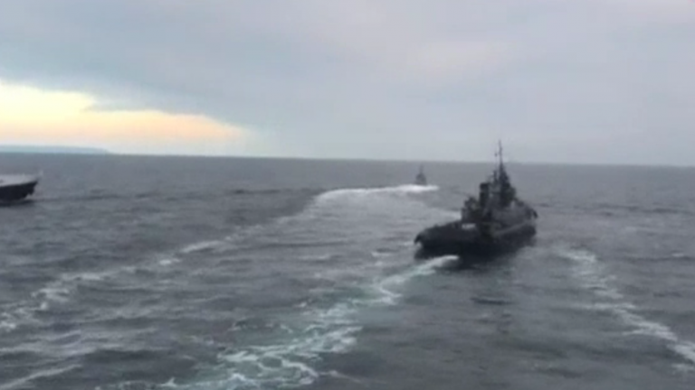 Σοβαρό επεισόδιο το οποίο δεν αποκλείεται να πυροδοτήσει εκ νέου την κρίση μεταξύ Ρωσίας και Ουκρανίας σημειώθηκε στη Μαύρη Θάλασσα-Οι πρώτες αντιδράσεις (ΒΙΝΤΕΟ)  