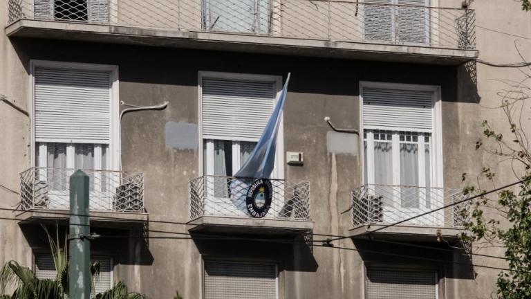 Σύλληψη δύο μελών του «Ρουβίκωνα» για την εισβολή στην πρεσβείας της Αργεντινής