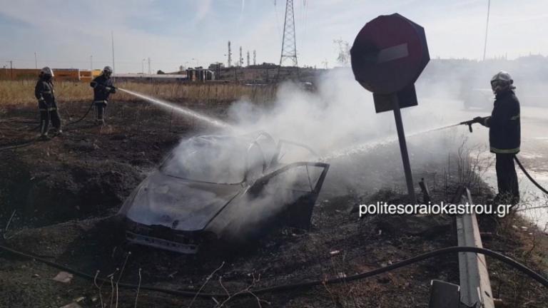 ΒΙΝΤΕΟ: Αυτοκίνητο τυλίχθηκε στις φλόγες μετά από τροχαίο στον παράδρομο της Εγνατίας