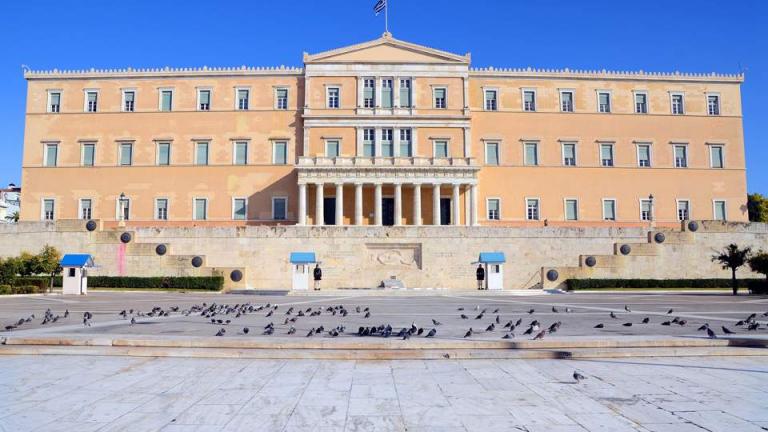 Κατατίθεται σήμερα στη Βουλή ο προϋπολογισμός 2019 - Τι προβλέπει για συντάξεις και παροχές