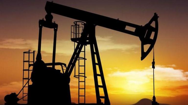 Υποχωρούν οι τιμές του πετρελαίου 