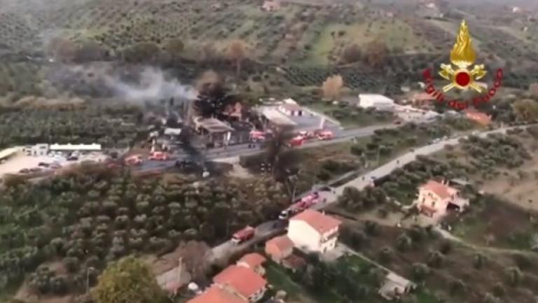 Τραγωδία στην Ιταλία,με νεκρούς και  τραυματίες από έκρηξη που σημειώθηκε σε ένα πρατήριο καυσίμων (ΒΙΝΤΕΟ) 