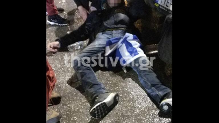 Σοκαριστικές μαρτυρίες: «Ήθελαν να τον σκοτώσουν γιατί κρατούσε... ελληνική σημαία»
