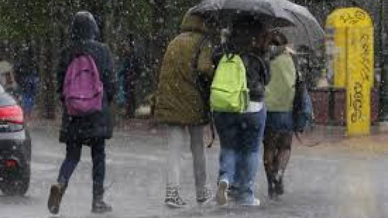 ΚΑΙΡΟΣ 11/12/2018: Τοπικές βροχές, καταιγίδες και χιόνια στα ορεινά - Μικρή πτώση της θερμοκρασίας