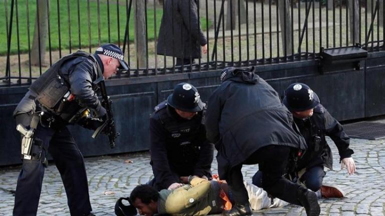Λονδίνο: Συνελήφθη ο άνδρας που επιχείρησε να εισβάλει στο Κοινοβούλιο
