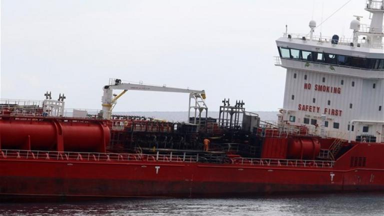 Κύπρος: Τρόμος για επτά Έλληνες από την έκρηξη σε πετρελαιοφόρο πλοίο