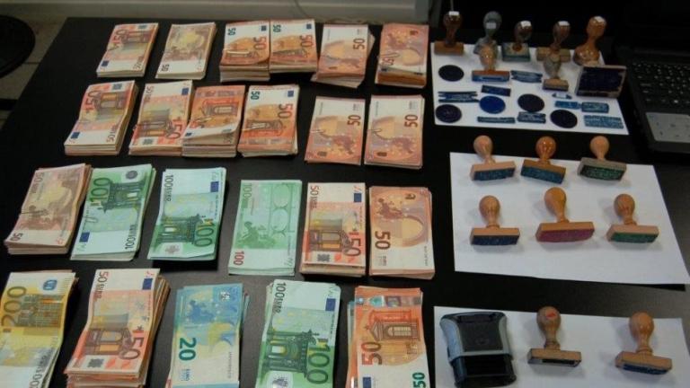 Εφοριακός και υπάλληλος του ΕΦΚΑ σε μεγάλο κύκλωμα νομιμοποίησης αλλοδαπών