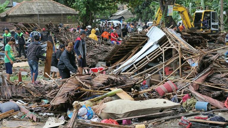 ΥΠΕΞ: Δεν υπάρχουν Έλληνες στα θύματα από το τσουνάμι στην Ινδονησία