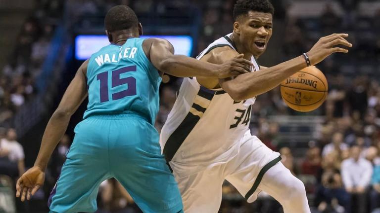 NBA: Απίθανος Γιάννης, νέα νίκη για Bucks