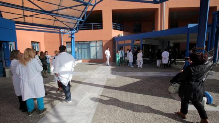 Πλήρης διάλυση στο Αττικό Νοσοκομείο εν μέσω εφημερίας: Γέμισαν ράντζα και κλίνες