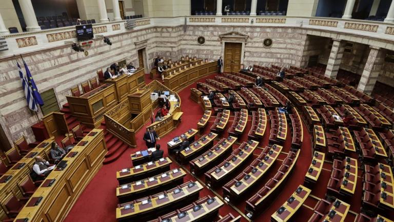 Αλλαγή ώρας στη συζήτηση στη Βουλή της πρότασης για την ψήφο εμπιστοσύνης