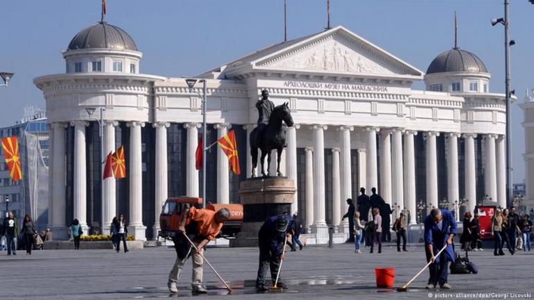 «Πλώρη για ΝΑΤΟ και ΕΕ» βάζουν τα Σκόπια