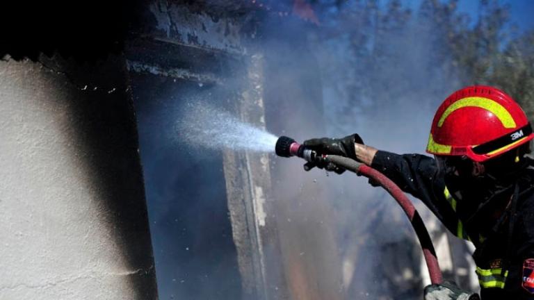 Ένας νεκρός από πυρκαγιά σε εγκαταλελειμμένο κτίριο στον Κολωνό