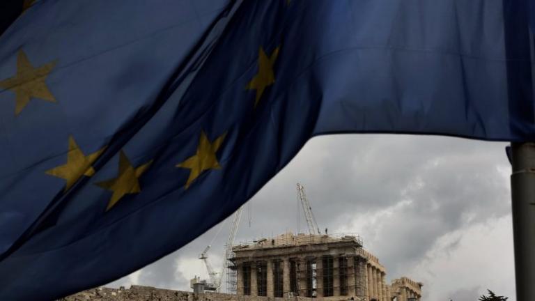  FT: «H Ελλάδα εξασφαλίζει πλεόνασμα πατώντας φρένο στις επενδύσεις»