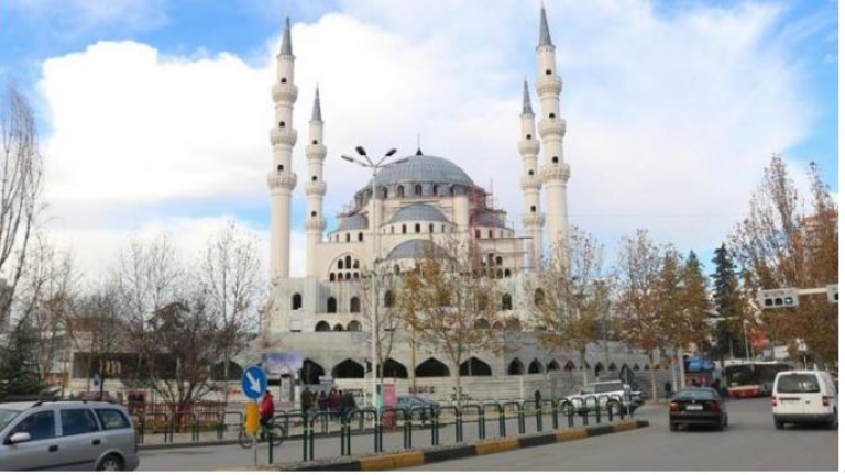 Αλβανία: Το μεγαλύτερο τουρκικό τζαμί στα Βαλκάνια ανοίγει στα Τίρανα