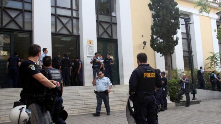Συναγερμός στην ΕΛ.ΑΣ: Κρατούμενος απέδρασε από την Ευελπίδων