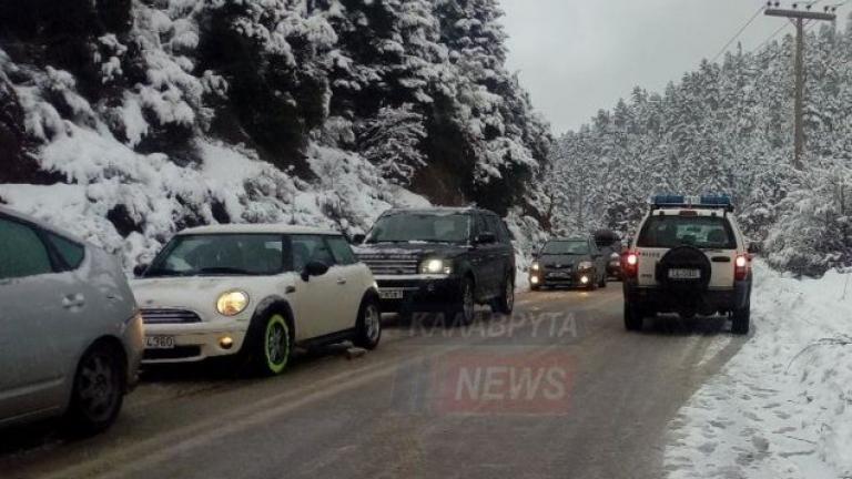 Κακοκαιρία «Σοφία»: Καραμπόλα τουλάχιστον 20 αυτοκινήτων σημειώθηκε στα Καλάβρυτα, εξαιτίας πάγου στο οδόστρωμα