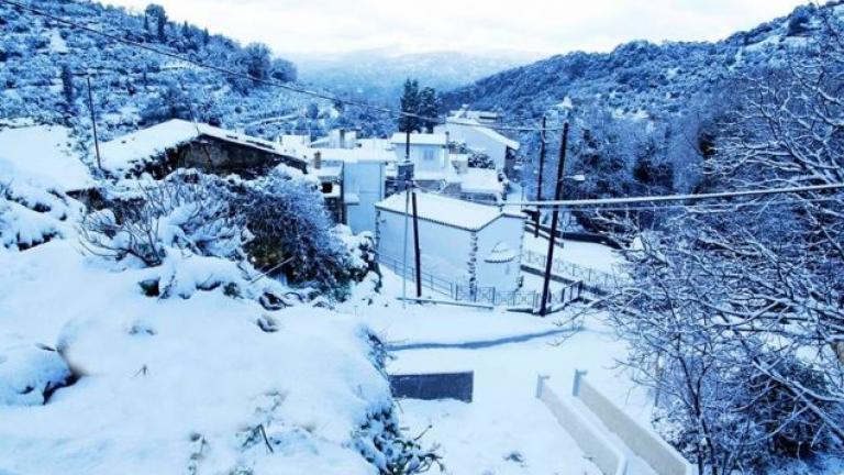 Εικόνες βγαλμένες από παραμύθι στην χιονισμένη Κρήτη (ΦΩΤΟ)