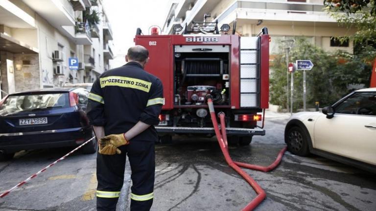 Φωτιά σε διαμέρισμα στη Νέα Σμύρνη-Στο νοσοκομείο δύο άτομα