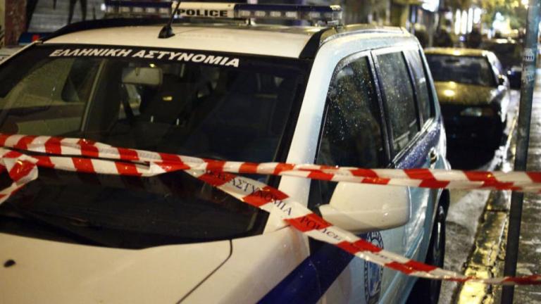 Στον εισαγγελέα οδηγείται  ο αστυνομικός, ο οποίος πυροβόλησε κατά τη διάρκεια συμπλοκής και τραυμάτισε θανάσιμα 36χρονο Ρομά, αργά το βράδυ της Τετάρτης (16/1) στην Κάτω Κηφισιά-Σεσημασμένο το θύμα