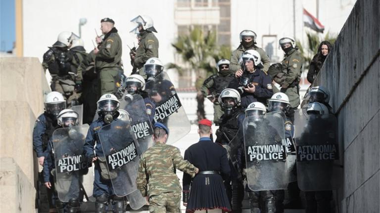 Πορεία εκπαιδευτικών στη Βουλή - Κλειστό το κέντρο