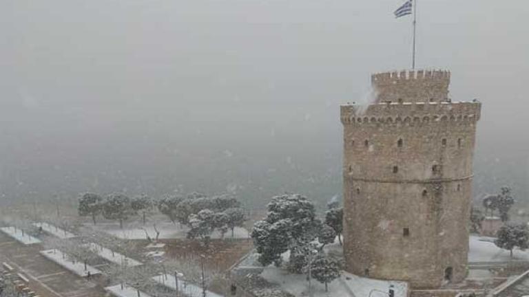 Στα λευκά η Θεσσαλονίκη - Χωρίς αστικά λεωφορεία η πόλη