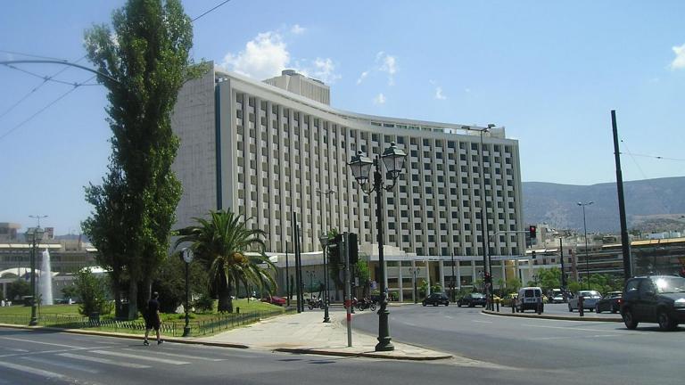 Σε ελληνικά χέρια περνά ο έλεγχος του Hilton - Έφυγαν οι Τούρκοι