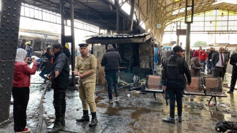Τουλάχιστον 20 νεκροί από πυρκαγιά στον κύριο σιδηροδρομικό σταθμό του Καΐρου