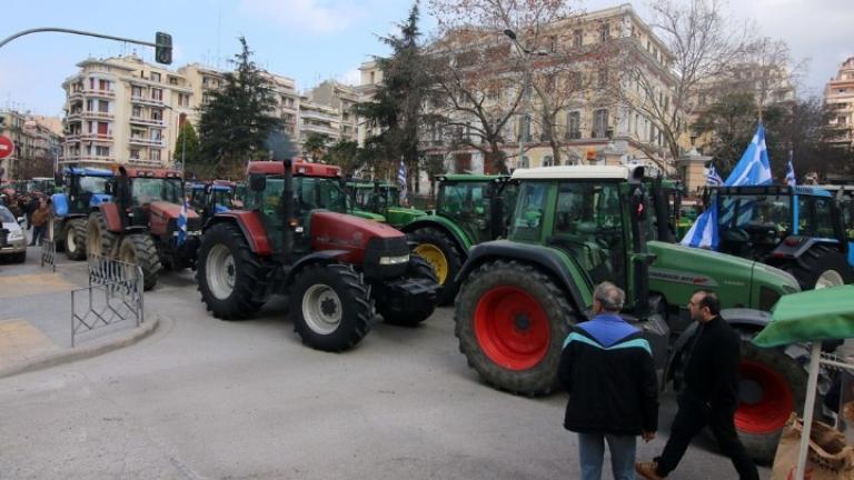 Κλιμακώνουν τις κινητοποιήσεις τους οι αγρότες στα μπλόκα της Β. Ελλάδας -  Ζητούν συνάντηση με τον πρωθυπουργό