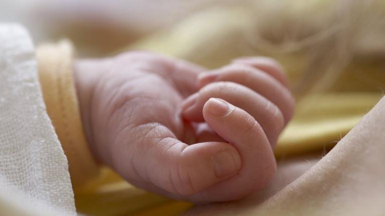 Ηράκλειο: 24χρονη γέννησε στην εντατική όπου νοσηλεύεται με γρίπη