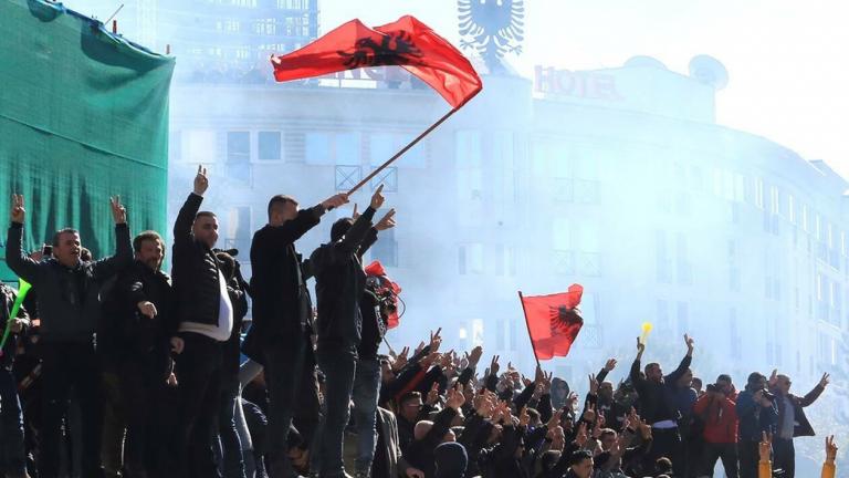 Καζάνι που βράζει η Αλβανία: Επεισόδια, συλλήψεις και νέα συγκέντρωση κατά του Έντι Ράμα