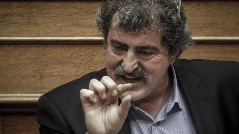 Ο Πολάκης «ξαναχτυπά»: επιτίθεται στους δημοσιογράφους, αλλά δεν αναφέρει τίποτα για την καταδίκη στην υπόθεση Μπεσκένη