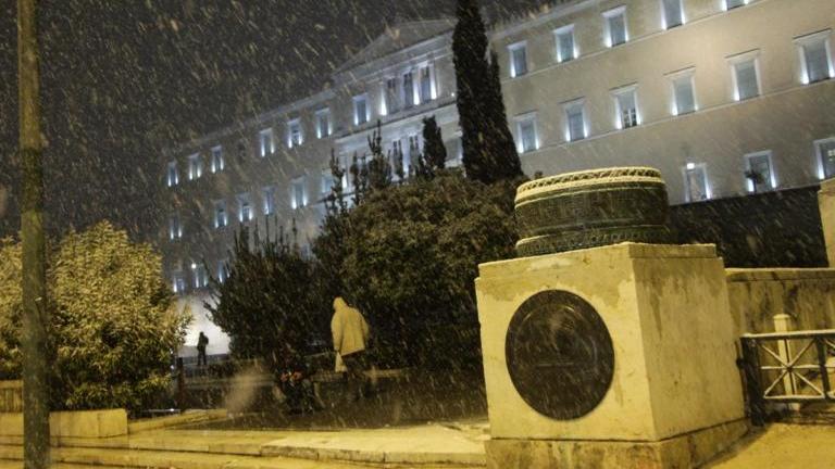 Προσοχή: Ραγδαία επιδείνωση του καιρού! Χιόνια στο κέντρο της Αθήνας