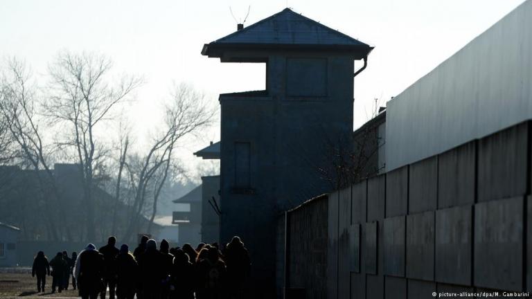 Νεοναζί φύλακες σε ...στρατόπεδα συγκέντρωσης