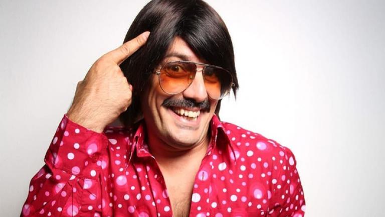 Τόνι Σφήνος: Άσχημα νέα για τον εκκεντρικό καλλιτέχνη