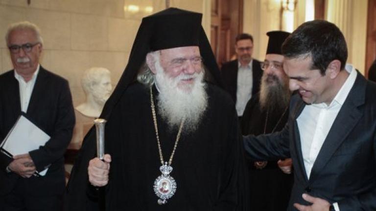 Υποχώρησε η κυβέρνηση: Παραμένουν στο δημόσιο οι ιερείς παρά τους αρχικούς σχεδιασμούς