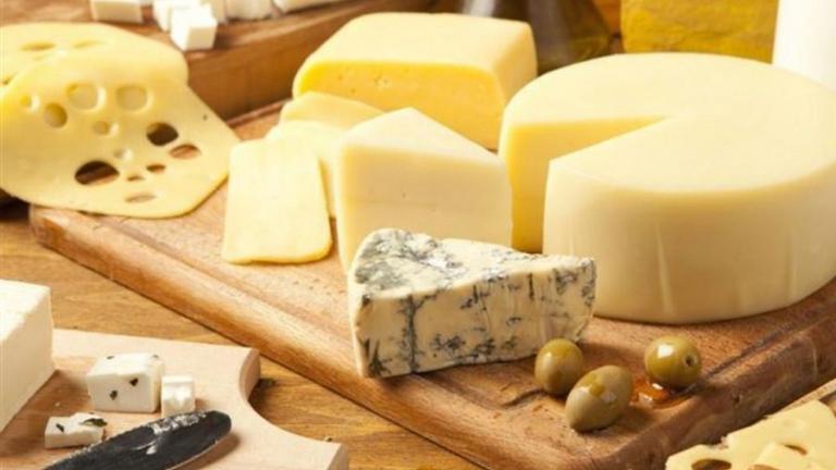 Πειραιάς: Δέσμευση 5,8 τόνων τυριών σε ψυκτική αποθήκη