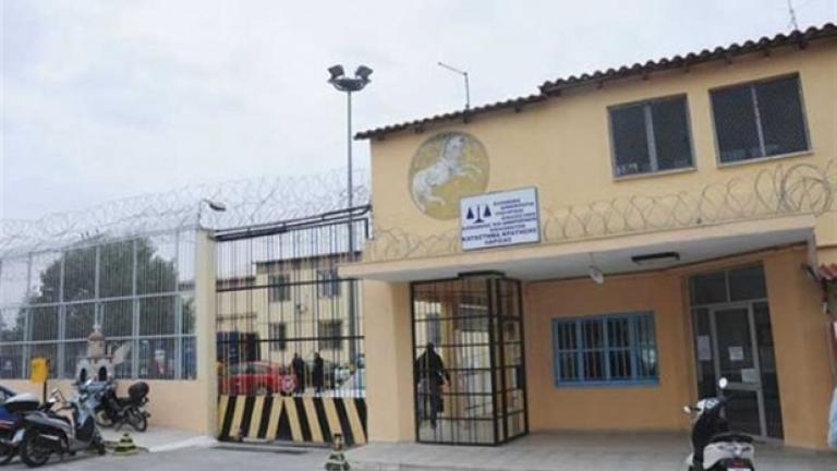 Κρατούμενος των φυλακών Λάρισας ξυλοκόπησε δύο υπαρχιφύλακες