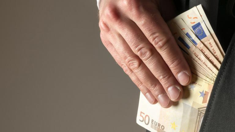 Ποσό άνω των 26 εκ. ευρώ σε βάρος των εννιά «επίορκων» υπαλλήλων της ΑΑΔΕ