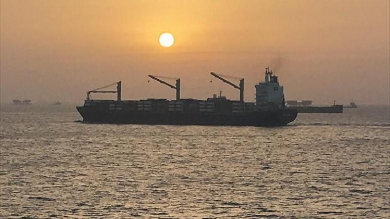 Συναγερμός στο λιμενικό: Ακυβέρνητο πλέει φορτηγό πλοίο στη Ζάκυνθο