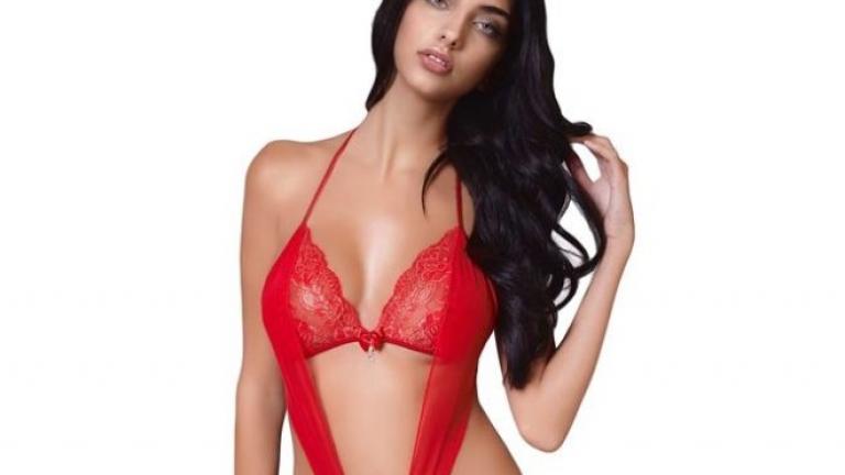 Ειρήνη Καζαριάν: Ποζάρει μόνο με το σουτιέν και... απίστευτο φόντο! (ΦΩΤΟ)