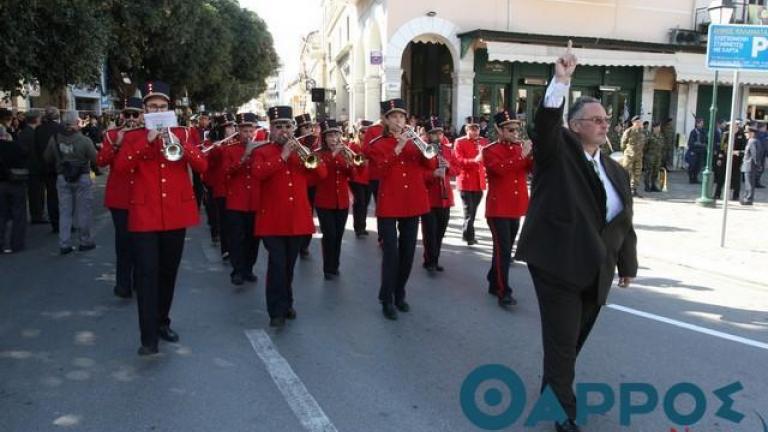 Με εντολή του Προκόπη Παυλόπουλου το «Μακεδονία Ξακουστή» έκλεισε την παρέλαση στην Καλαμάτα
