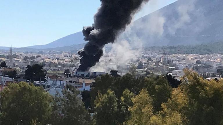 Πυρκαγιά σε αποθήκη χαρτικών στα Γλυκά Νερά (ΦΩΤΟ) 